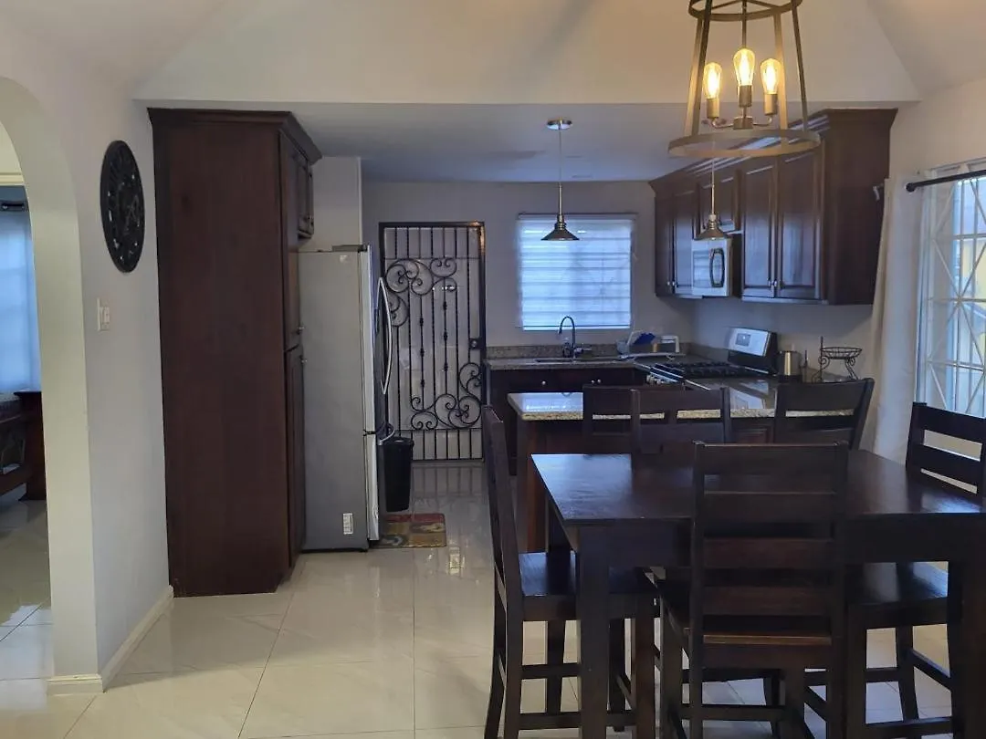Soleil Deluxe Hartland Home Прайори Ямайка